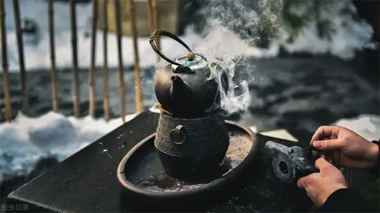 围炉煮茶：起一炉火，煮两碗茶，聊三餐四季，话五谷丰登(图2)